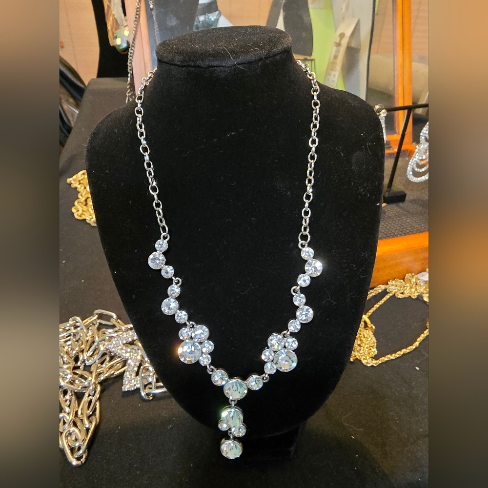Exquisite Silver-tone Y Drop Rhinestone Necklace - Picture 7 of 7